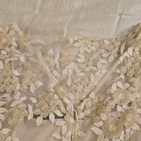 Ralph Lauren Cream and Gold Floral Mini Dress - Picture 14 of 15